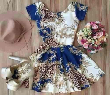 Vestido oriental modelo princesaTamanho únicoveste 38 ao 44Comprimento 85 cm Tecido suplex........................................................ 