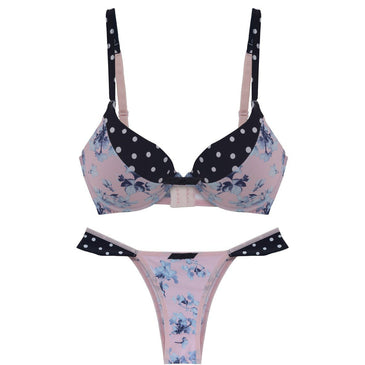 Conjunto compose confeccionado em microfibra estampada floral com poá em poliamida de alta qualidade. Sutiã com bojo estruturado e haste, meia pala com colchete duplo,... 