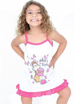 Dormir será muito mais gostoso com essa camisola, com uma bela estampa na frente, possui aplicação de babado na barra e alcinhas finas. Além disso, a... 
