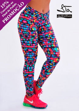 Calça legging de suplex de poliamida light, estampada, com elástico de 70mm embutido no cós, proporcionando maior segurança, evitando que a calça desça durante a... 