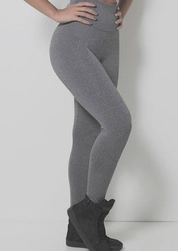 CALÇA LEGGING FUSEAU CINZA MESCLA  VAMOS FALAR SOBRE ALGUMAS CARACTERÍSTICAS GERAIS DESTA PEÇA?MEDIDAS DA MODELO Tamanho usado pela Modelo: M / 38-40 Altura: 1,76 cm Peso: 57 Kg... 