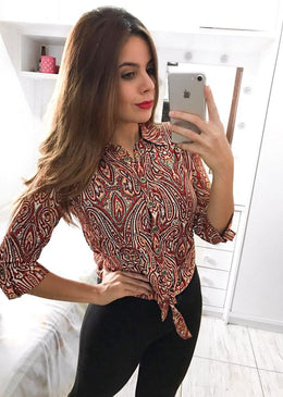 Para uma produção rápida e prática, em dias de clima ameno. Combine com calça flare e bota de salto fino, deixando seu look mais versátil... 