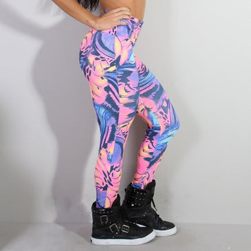 Calça fusô fitness confeccionada em políester estampado de excelente qualidade.Marca: Carioca Fit Composição: 90% Poliéster e 10% Elastano 