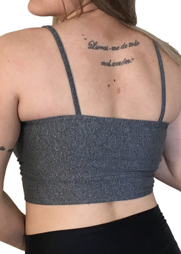 Top Trançado Top com detalhes em tiras trançados no bustoTop em Suplex de Poliéster com bojo  Composição92% Políester com 8% de Elastano  Tamanho ÚNICO)Veste do 36 ao... 