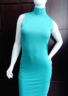 Vestido Duplo tecido visco lycra detalhe corrente lateral gola alta  Composição 96% Viscose 4% Elastano                     ... 