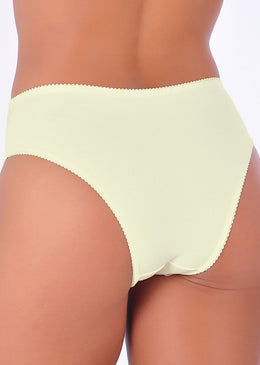 Calça de cotton liso com renda no cós na frente e lacinho. O cotton é um tecido confortável e que absorve o suor, evitando assaduras.... 
