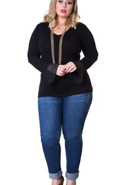 Marca: BerthageBlusa Plus Size em Viscolycra com ChiffonComposição do produto: 94% viscose 6% elastanoImportante:- Os acessórios utilizados na produção das fotos não acompanham o produto. 