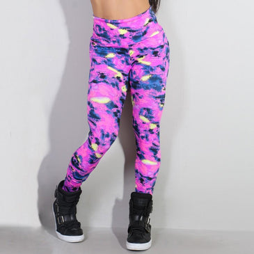 
Calça fusô fitness confeccionada em políester estampado de excelente qualidade. 
Marca: Carioca Fit
Composição: 90% Poliéster e 10% Elastano
Avaliação dos Consumidores 