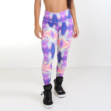 Fusô fitness estampada com cintura franzida nas laterais Marca: Carioca Fit Composição: 90% Poliéster e 10% Elastano 