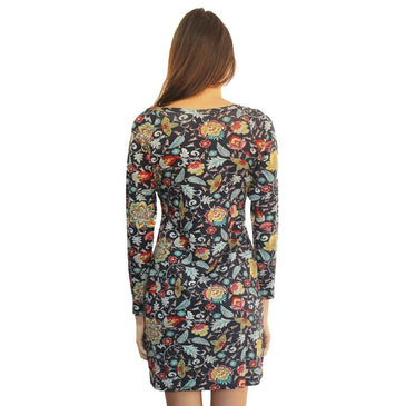 Vestido confeccionado em viscose e elastano para maior versatilidade da peça. Estampa floral com cores principais sendo azul, amarelo, e vermelho, manga longa, acabamento em... 