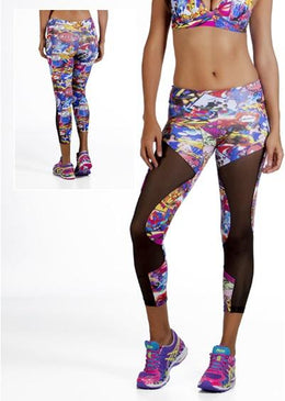 Calça legging com recortes em Tule tecido efeito brilho molhado.Compõe looks incríveis, podendo ser usada tanto na academia quanto em atividade ao ar livre.É fabricado... 