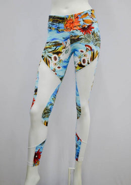 Calça legging com recortes em Tule tecido efeito brilho molhado.Compõe looks incríveis, podendo ser usada tanto na academia quanto em atividade ao ar livre.É fabricado... 