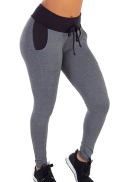 Legging Mescla com cós Preto | Soft StyleConta com cós duplo com cadarço de amarrar, agregando conforto e segurança durante as atividades físicas.Bolso Real que... 