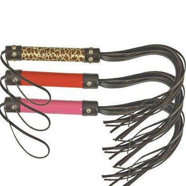 Chicotes com tiras em curvim em tiras com ilhos prateado Alça na extremidade do chicote para facilitar o usoDiversas cores para voce escolher. Tiras com aproximadamente  30 cm 