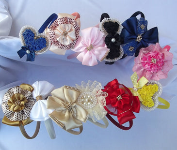 KIT 10 TIARAS EM ARCO DE CABEÇA MENINA  Diversas Cores e Modelos Diversas Flores e Laços >>>Sem Opção de escolha de cores e modelos<<< Tamanho ideal para crianças até... 