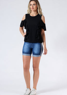 Blusa de viscose open shoulder  com babados.Dica: para produções de trabalho nos dias ensolarados. Tabela de medidas: P= 36M= 38G= 40GG= 42Composição: 100% Viscose 