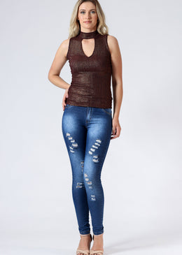 Blusa com modelagem justa de Lurex com gola choker. Essencial para um look poderoso!Tabela de medidas: P= 36M= 38G= 40GG= 42Composição: 96% Poliéster4% Elastano 