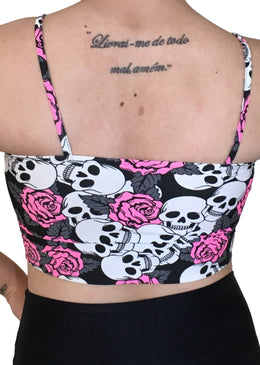 Top Trançado Top com detalhes em tiras trançados no bustoTop em Suplex de Poliéster com bojo  Composição92% Políester com 8% de Elastano  Tamanho ÚNICO)Veste do 36 ao... 