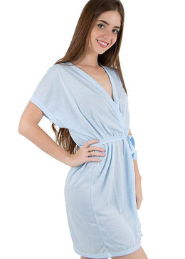 Robe feito em malha de qualidade, peça básica e prática que toda mulher precisa ter em seu guarda-roupas.Feito em malha, ele tem um delicioso toque... 