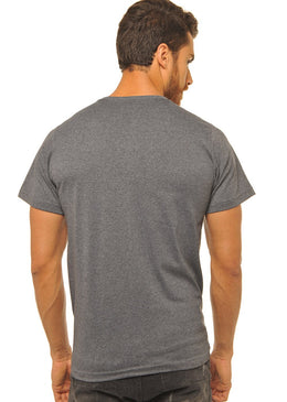 CAMISETA CHUMBO ESTAMPADO MASCULINO JOSS , caimento reto e solto.- INFORMAÇÕES:   - cor: CHUMBO - Composição: 100 % Algodão Lavagem: lavar a mão ou máquina,... 