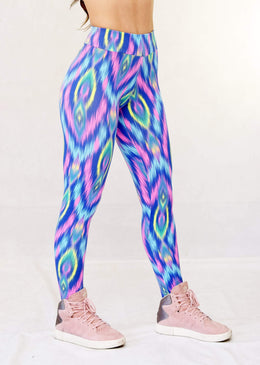 Calça Fitness, confeccionada em Suplex estampado.Produto com excelente acabamento e tamanho confortável vestindo como promete!TAMANHOS P M G ESTAMPAS VARIADAS COMPOSIÇÃO Poliéster Elastano 90% 10%... 