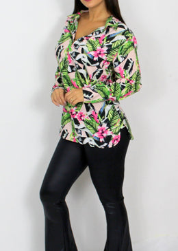 Camisa bataLinda camisa no modelo bata, que pode ser usada de em diversos looks e diferentes ocasiões.Tecido - Viscose.Comprimento - 73cm.Tamanhos:P: veste 36/38M: veste 40/42G:... 