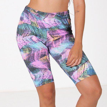 Bermuda ciclista confeccionada em suplex estampado. Marca: Carioca FitComposição: 90% Poliéster e 10% Elastano 