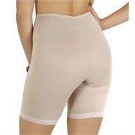Esta bermuda envolve e modela toda a região da coxa e barriga inferior.Modelo é super indicado para usar com calça, vestidos de festa ou vestido... 