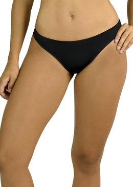 Calça tradicional lisaÓtima opção para este verão!Uma boa praia começa com Pitanga!Composição: 90% poliamida 10% elastano - Forro: 100% poliamida 