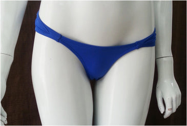 Calcinha com a pala mas larga,super confortavél!Modelagem foi desenvolvida, para valorizar ainda mas a silhueta feminina.O tecido Suplex Light possui o conceito easy-care (cuidados simples),... 