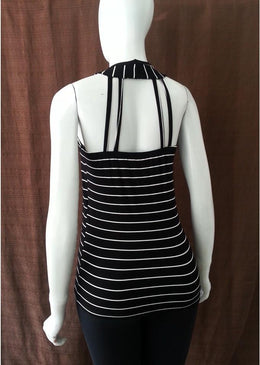 Blusa listrada última tendência para o verão!! Malha fresquinha ideal para dias ensolarados. Abuse de acessórios e arrase no look.Composição: 94% viscose 6% elastano 