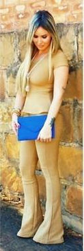 Blusa peplum no tecido bandagem.Tecido Texturizado com elastano. Efeito modelador. com corte sofisticadoTamanhosP ( Veste 36/38)  Comprimento 55 CmM ( Veste 40)  Comprimento 56 CmG... 