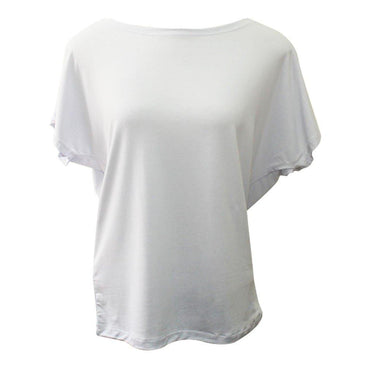 Blusa confeccionada em viscose e elastano, para garantir a versatilidade da peça. Lisa, com manga curta, gola canoa e diversas opções de cor. Uma camiseta básica... 