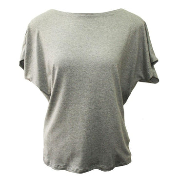 Blusa confeccionada em viscose e elastano, para garantir a versatilidade da peça. Lisa, com manga curta, gola canoa e diversas opções de cor. Uma camiseta básica... 