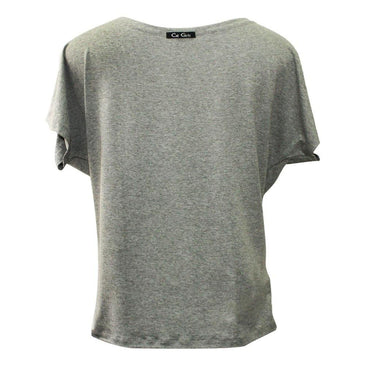 Blusa confeccionada em viscose e elastano, para garantir a versatilidade da peça. Lisa, com manga curta, gola canoa e diversas opções de cor. Uma camiseta básica... 
