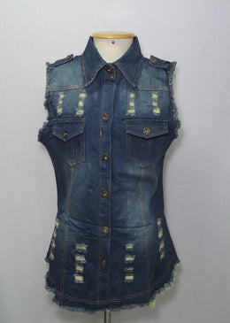 Colete Longo Jeans Feminino Azul Escuro Rasgado  Medidas:P - Corresponde - 36/38Altura 65 Cm x Busto 80 Cm  M - Corresponde - 40/42Altura 67 Cm x Busto 85... 