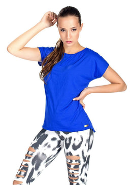 Blusa Fitness Lia Lisa modelando o corpo feminino para correr caminhar malhar na Academia no Crossfit Funcional nas aulas de Pilates Ioga aulas de Zumba... 