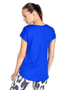 Blusa Fitness Lia Lisa modelando o corpo feminino para correr caminhar malhar na Academia no Crossfit Funcional nas aulas de Pilates Ioga aulas de Zumba... 