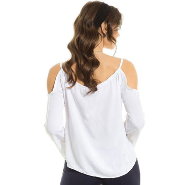 Blusa Vitoria.   Composição:100% Viscose. Blusa manga longa. Essa blusa, estilo bata encanta todos os olhares com sua delicadeza do decote e mangas. O Charme tambem fica... 