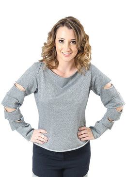 Blusa com lurex prata de manga longa.Moletinho Star.Decote canoa.Acabamento com corte á fio do decote e das barras.Manga com cortes à fio. Composição do tecido:Confeccionado em... 