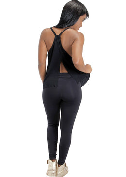 BLUSA CONFECCIONADA EM VISCO VAZADO, TECIDO COM MICRO FUROS QUE AJUDAM NA TRANSPIRAÇÃO,BLUSA DE ALCINHA COM UM DECOTE  ESTILO NADADOR NAS COSTAS, MODELAGEM SOLTINHA E... 