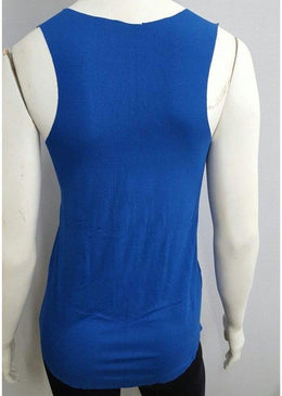 Camiseta básica ideal para composição de qualquer look. Fabricado em tecido leve e de otimo caimento, para qualquer tipo de espórtes! Compisição: 94%viscose /6%Elastano 