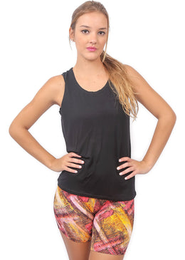 Camiseta Básica confeccionada em viscobrisa. Material leve, prático e super confortável. Permite a transpiração deixando você fresquinha ao malhar.Composição: 92% Poliéster 8% Elastano 