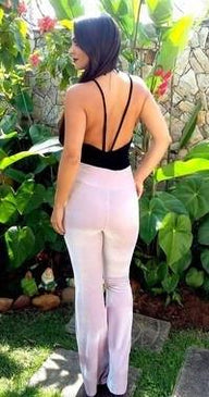 Lindo body transpassado no tecido veludo molhado, super tendência deste outono inverno 2017. Possui bojo. Tamanho P: Veste 36/38 Tamanho M: Veste 40 Tamanho G: Veste... 