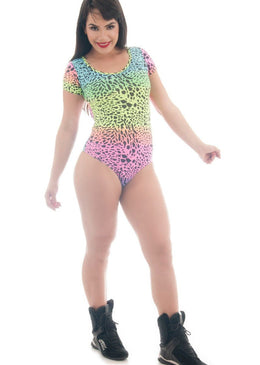 Descrição: Body Feminino Estampado de Tecido Poliamida na parte da frente e na parte de trás, com manga pequena, tecido inteiro e Costas aberta . Body Feminino de... 