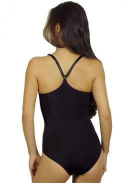 Body Cláudia feito em cetinete lisa, tecido de alta compressão, sem bojo, com fechamento de colchete entre as pernas. Estilo nadador.Modela o corpo. afina a... 