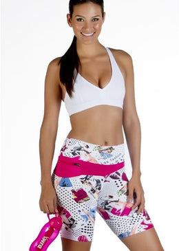 Bermuda na cintura com pequeno bolso!Fabricado com tecido Light® Santaconstancia, a proposta desse tecido é oferecer conforto.Ele proporciona ótima sustentação com elasticidade equilibrada.A alta capilaridade... 