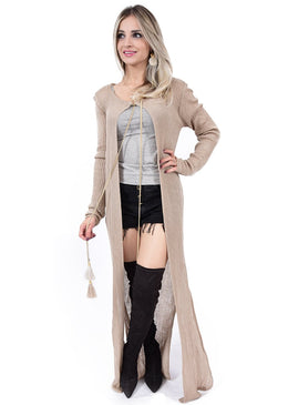 Kimono longo com abertura lateral, tecido linho. Peça bem chique com cordão e acessórios ponta .Despojado e lindo para esse inverno. CONFECCIONADO  EM 100% ACRÍLICOTAMANHO ÚNICO... 