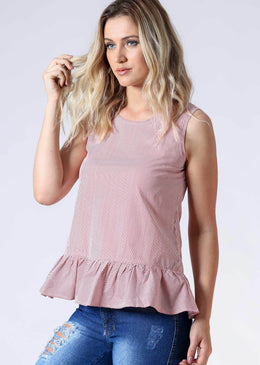 Blusa listrada com tecido de camisaria e babados na barra. Essencial para compor looks no dia-a-dia. Tabela de medidas: P= 36M= 38G= 40GG= 42Composição: 55% Algodão42% Poliéster3% Elastano 
