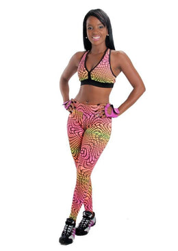 A CALÇA LEGGING JÁ FAZ PARTE DO GUARDA ROUPA FEMININO.ESSA CALÇA LEGGING FUSO SEM PEZINHO É CONFECCIONADA EM SUPLEX ESTAMPADO, COM CÓS DOBRÁVEL E  COSTURA... 